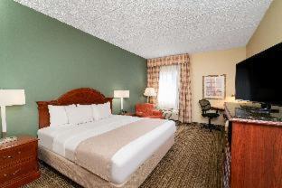 Ashley Oaks Hotel | Baymont by Wyndham Knoxville/Cedar Bluff