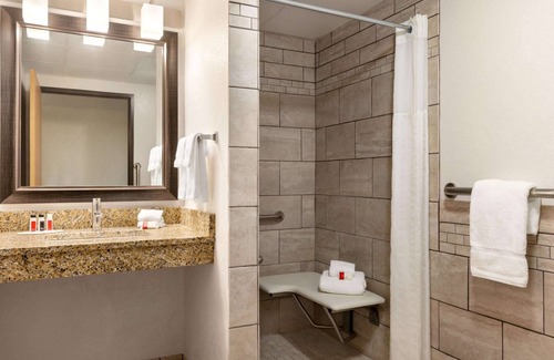 Owatonna Hotel | Baymont by Wyndham Owatonna