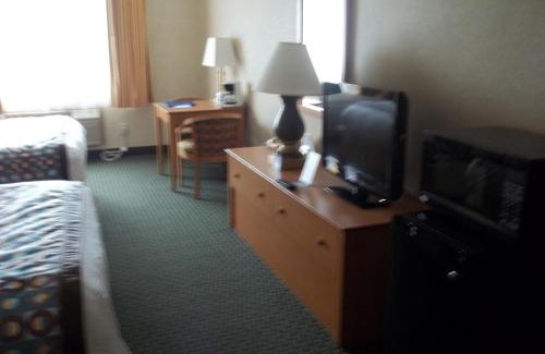 Waterloo Hotel | Baymont by Wyndham Waterloo