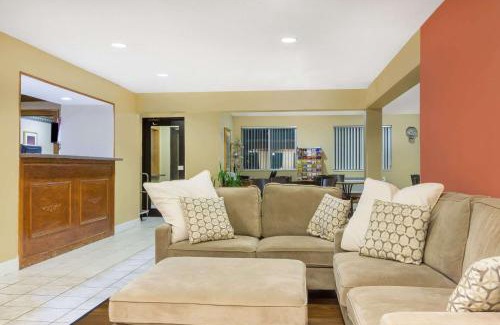 Huber Heights Hotel | Baymont Inn & Suites by Wyndham Huber Heights Dayton Northeast