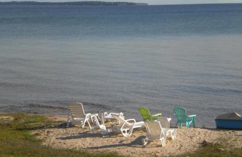Northport House | Baypointe Cottage 6