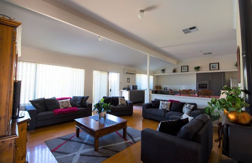 Mindarie House | Bayport Villa Mindarie