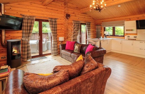 Carlton-in-Cleveland Cottage | BAYSDALE LODGE 5, family friendly, with hot tub in Stokesley