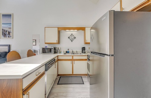 Little River Apartment | Baytree Golf Colony Studio ~ 5 Mi to Beach!