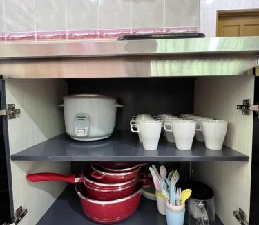 Batu Buruk House | Bayu Homes(Cozy 4 BedRoom SemiD in KT City Center)