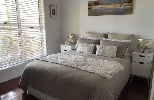 Soldiers Point Bed & Breakfast | Bayviews Bed and Breakfast Port Stephens