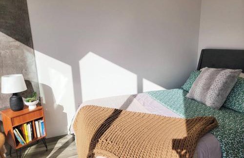 East Village Apartment | Bayviews Lux One-bedroom Apartment 1min to Petco Park Convention Center Gaslamp Pool, Hot Tub