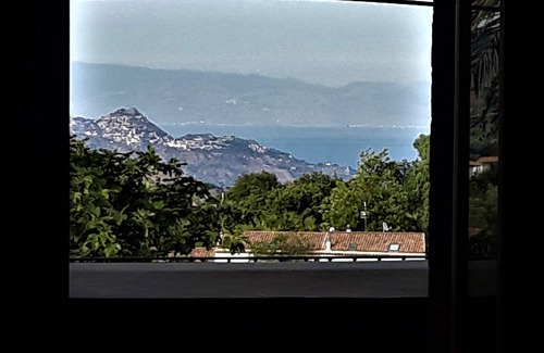 Presa Villa | BB Villa Overlooking Sea, Mountain, Coast - Renovated Ancient Winery More