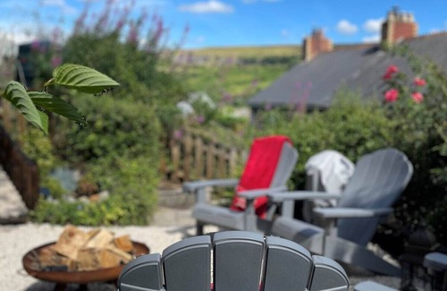 Pontsticill Cottage | BBQ Hut | Log Burner | Valley Views