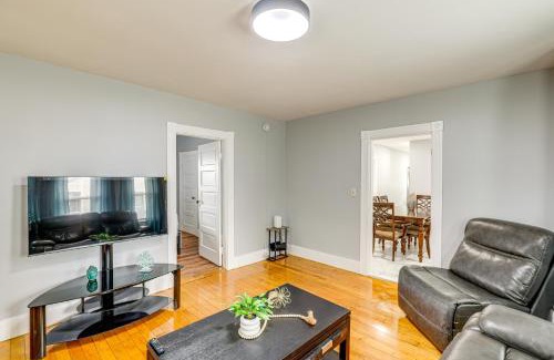Manchester Apartment | BBQ Ready Historic Apt 3 Mi to Dtwn Manchester