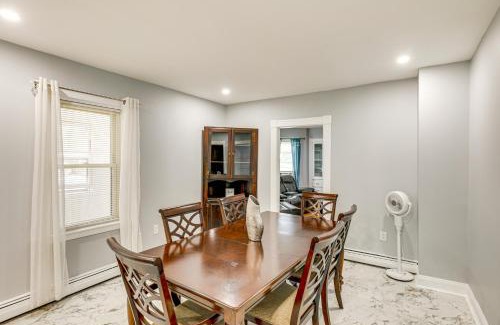 Manchester Apartment | BBQ Ready Historic Apt 3 Mi to Dtwn Manchester