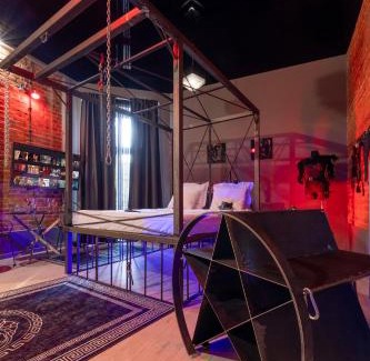 Srodmiescie Apartment | BDSM Apart Grey Manufaktura Centrum Miasta Legionów 18 , Idelny na Prezent, Parking na terenie , Tylko dla dorosłych ADULTS ONLY