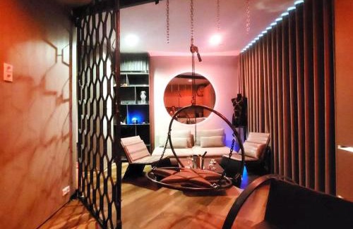 Srodmiescie Apartment | BDSM Apart Grey Manufaktura Centrum Miasta Legionów 18 , Idelny na Prezent, Parking na terenie , Tylko dla dorosłych ADULTS ONLY