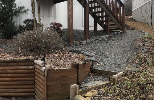 New London Resort | Be Lost in Lake Life at Badin Shores