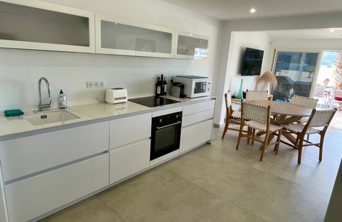 Nettle Bay Apartment | Beautiful 5 bedrooms on the beach, terrace spectacular sea view, Pool, tennis