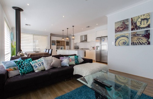 West Busselton House | Be Wowed By Bayou: Your Ultimate Escape