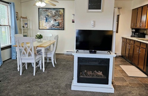 Marquette House | Beach and Bike House 401 East Park Street