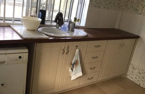 Freetown House | Beach Apartment with Ocean and Bay View - B