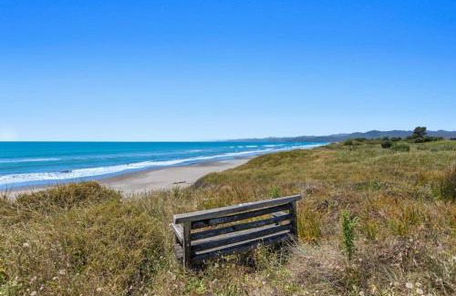Tirohanga House | Beach Bach on the Dune Trails