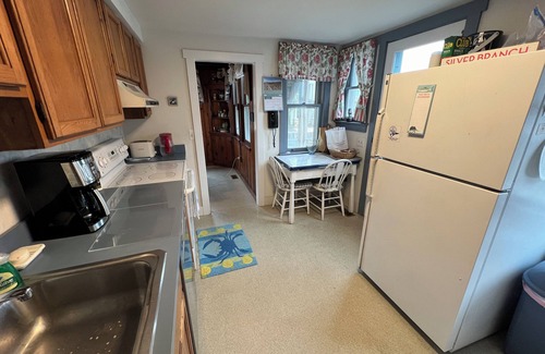 North Beach Haven House | Beach-block Bungalow at LBI: Classic wood-paneled Cape Cod, 100 yards from beach