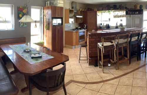 Henties Bay House | Beach, Braais & Big Memories - 4 Bedroom Family Home in Henties Bay