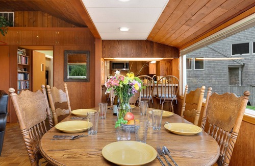 Neahkahnie Beach House | Beach Bungalow-Manzanita, Ocean View, perfect small family getaway. Dogs ok