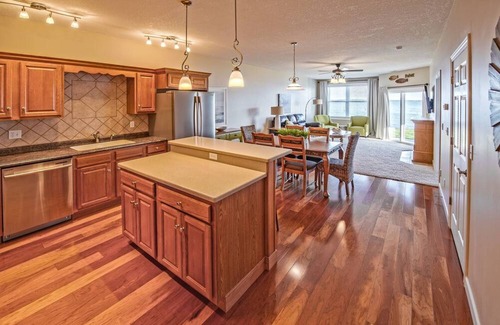 Celina Apartment | Beach Club Escape - Unit 301: 3 bed/2 bath Lakeside Condo w/HOT TUB!
