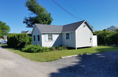 York Beach Cottage | Beach Cottage Walking Distance to Long Sands Beach