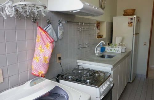 Jardim Ana Maria Apartment | Beach Cove Apartment in Closed Condominium with Balcony and Garden