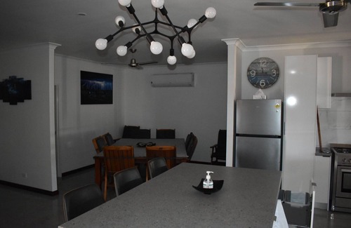Exmouth House | Beach Daze House walking distance to Town