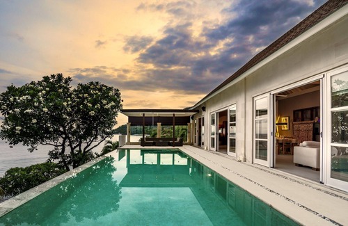 Bunutan Villa | Beach Front 3BR Hideaway Villa w/Infinity Pool