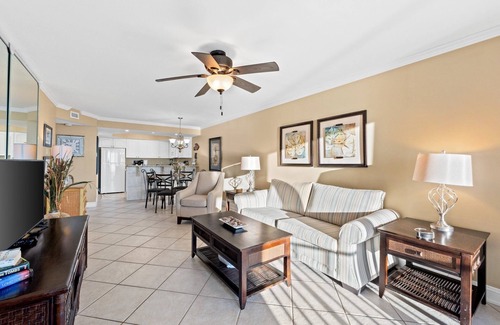 Holiday Beach Condo | Beach Front Pet Friendly 1 Bedroom Condo! PW502