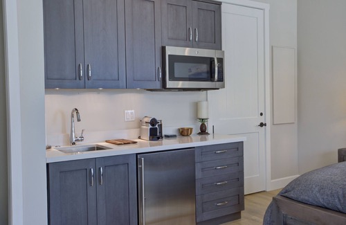Toro Canyon Apartment | Beach front Sea Loft in Santa Barbara. Weekly discounts. Best beach sunsets!