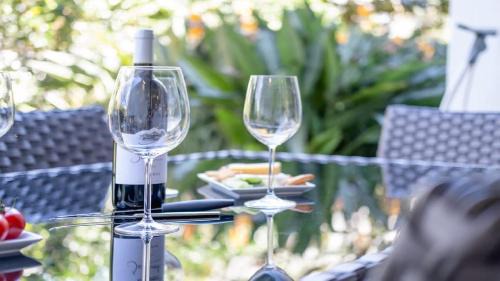 Magenta Shores House | Beach, Golf, Day Spa & Poolside Luxury