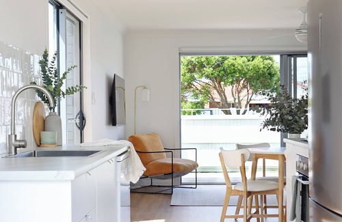 Warana Apartment | Beach Haven Warana - Pet Friendly Stay