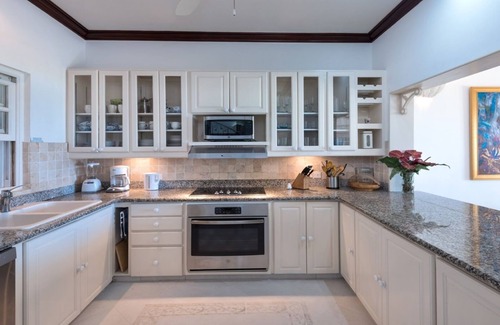 Old Trees Bay House | Beach Holiday Rental On Paynes Bay With Sea Views - Includes A Cook Service.
