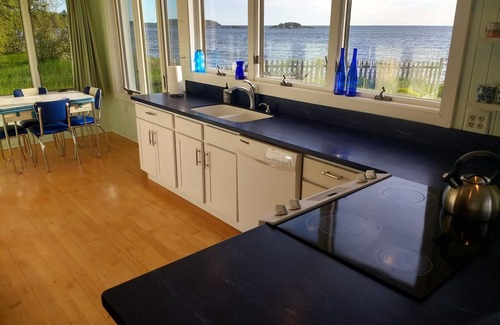 Marquette House | Beach Home on McCarty's Cove!nWalk out your home right onto the beach!