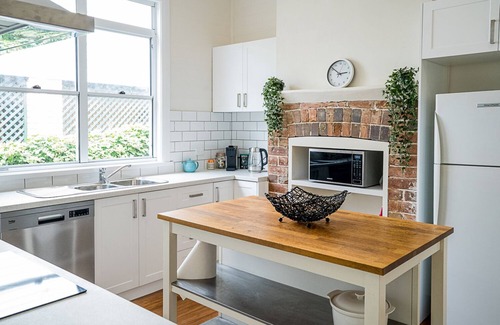 Stanwell Park House | Beach house full of character and charm 3 minutes walk to beach