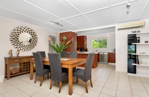 Machans Beach House | Beach House on Cinderella (absolute beachfront)