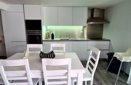 Madalena House | BEACH HOUSE OPORTO CITY WITH PRIVATE POOL 10 PERSONS - Free Wifi