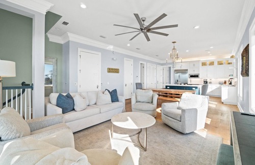 Laguna Beach House | Beach House - Private Pool - Hot Tub - Sleeps 18 - 4 Balconies Gulf View, Beach
