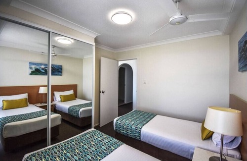 Coolangatta Resort | Beach House Seaside Resort - Short stroll to beach, cafes, shops and restaurants