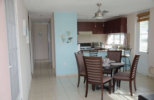 Bajo House | Beach-house Secure Gate community, 15 min walk to the beach