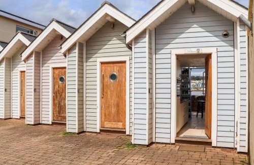 Shaldon House | Beach Hut 5
