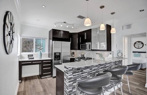 Hendricks and Venice Isles Apartment | Beach Isles: Modern 1BR Apartment in Fort Lauderdale