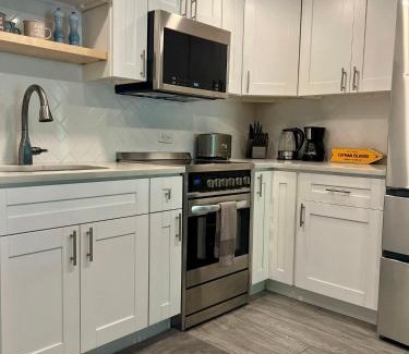 Seven Mile Beach Apartment | Beach Living at Island Pine Villas 'BLJW'