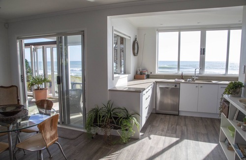 Pukehina House | Beach luxury at its finest.