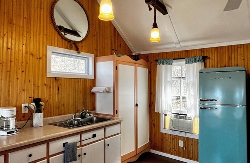 South Haven Cabin | Beach Retreat - Cabin 3