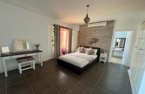 Ras Nasrani Villa | Beach Side-Villa Sharm-Family Vacation sleeps 10