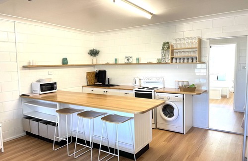 Brooms Head Apartment | Beach Stay Partial Ocean Views Family Friendly 2 mins walk to the beach!